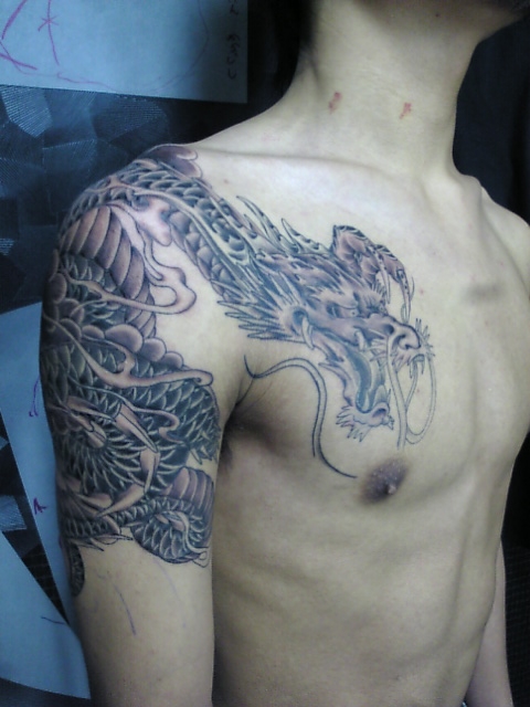 Chinese Dragon Tattoo. Posted by Ifaiz at 12:36 AM Just done by my friend Steve